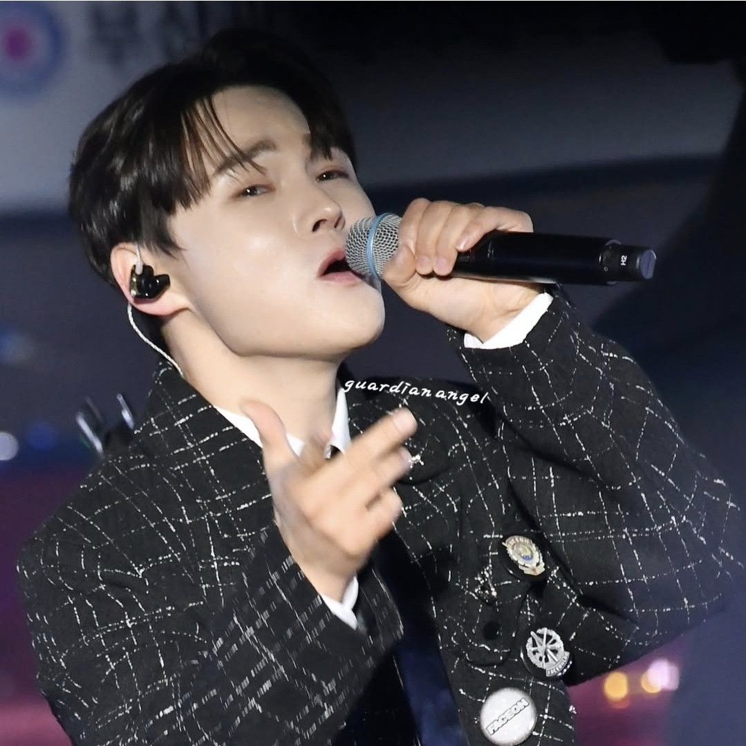 朴瑞镇的最新照片