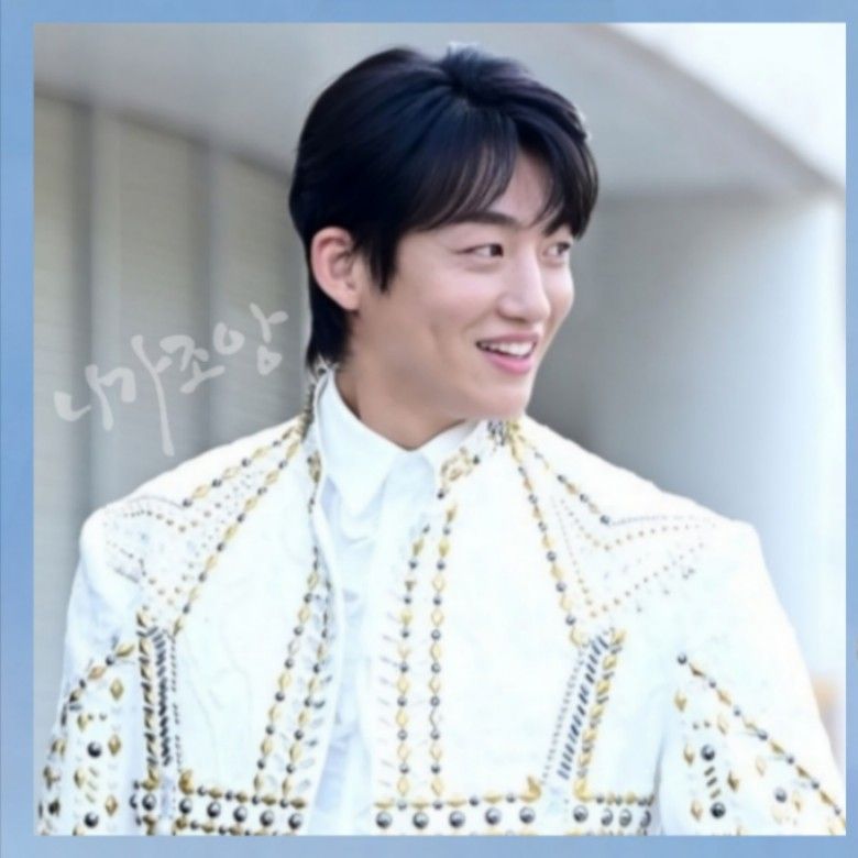 A moment captured by a fan of Shin Seungtae