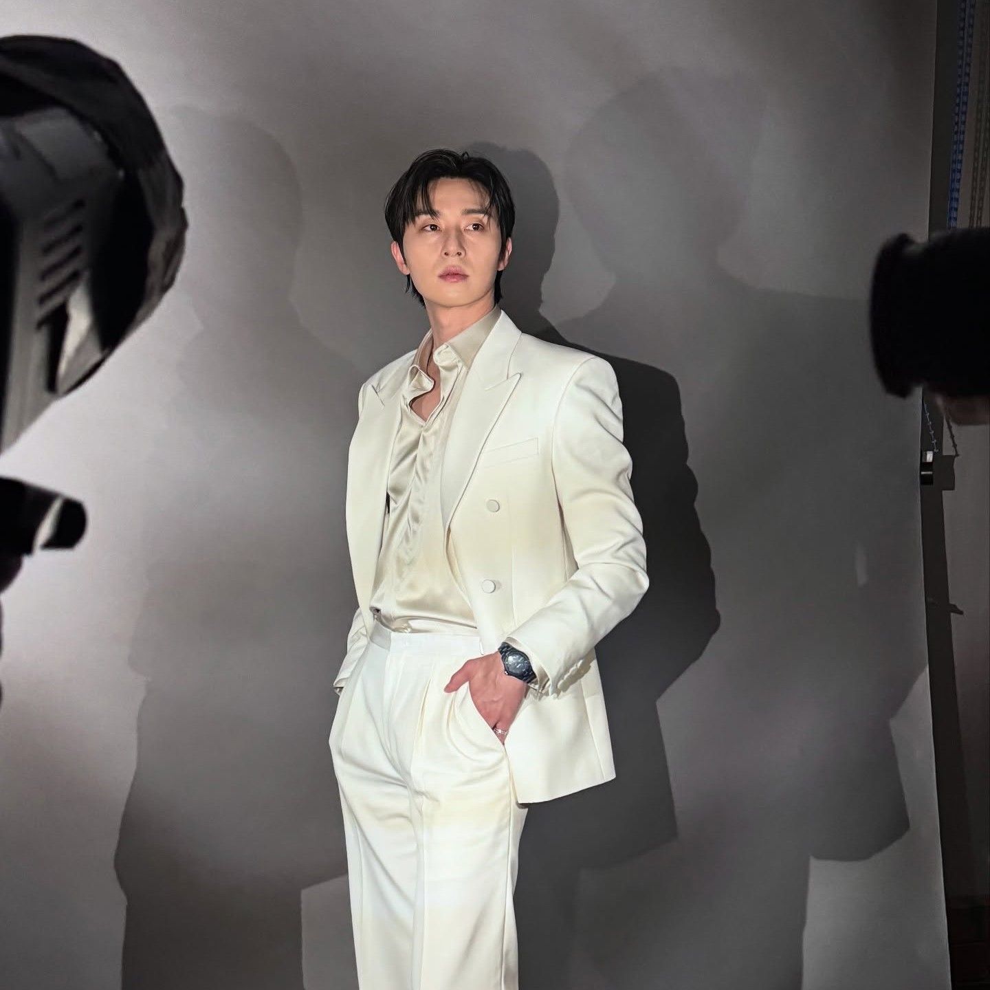 A moment captured by a fan of Park Seojoon