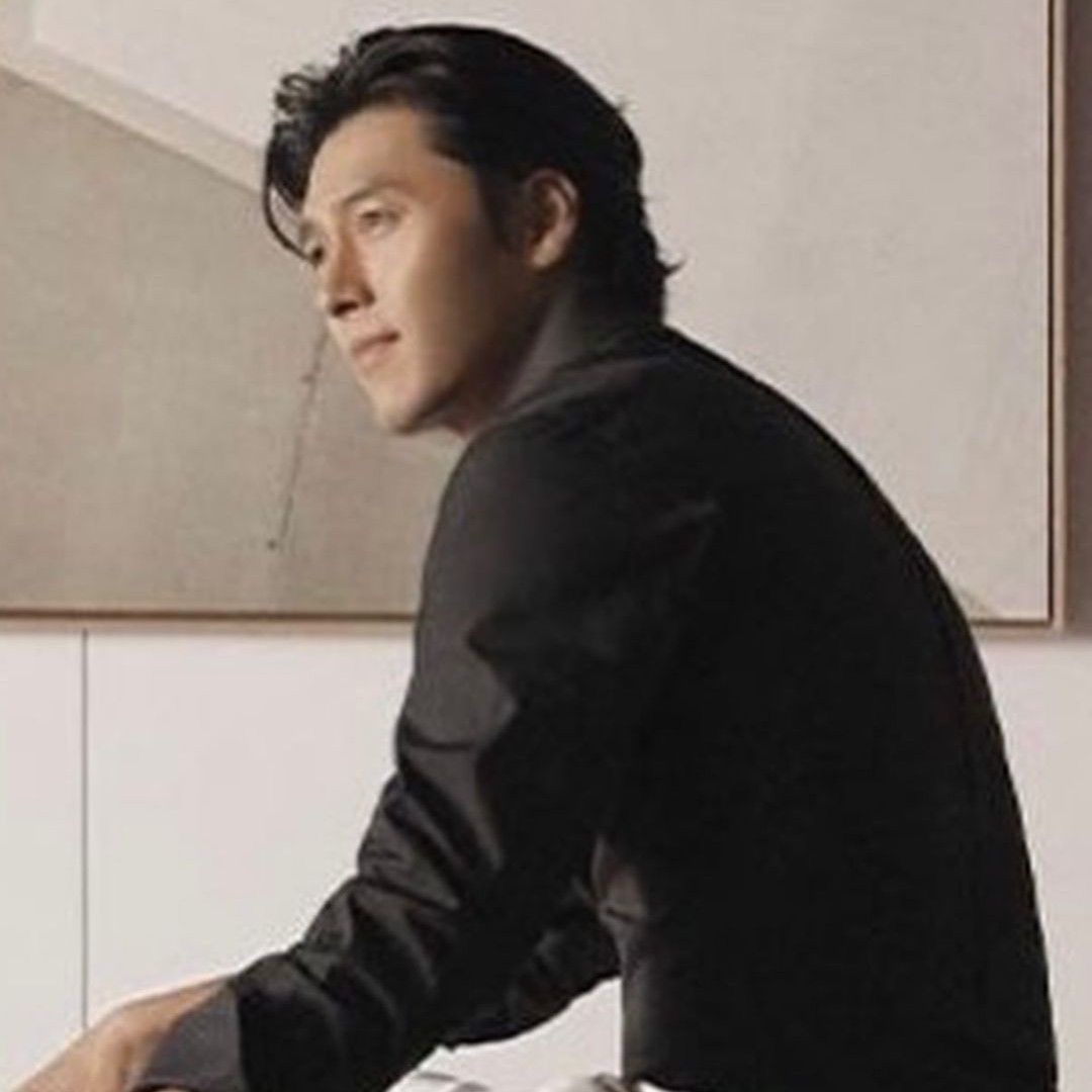 Behind-the-scenes cut of Hyun Bin