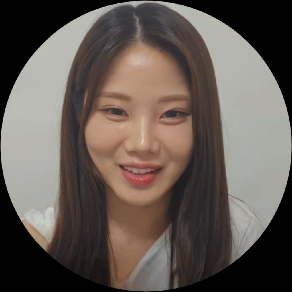 Recent activity shot of Bae Ahyeon