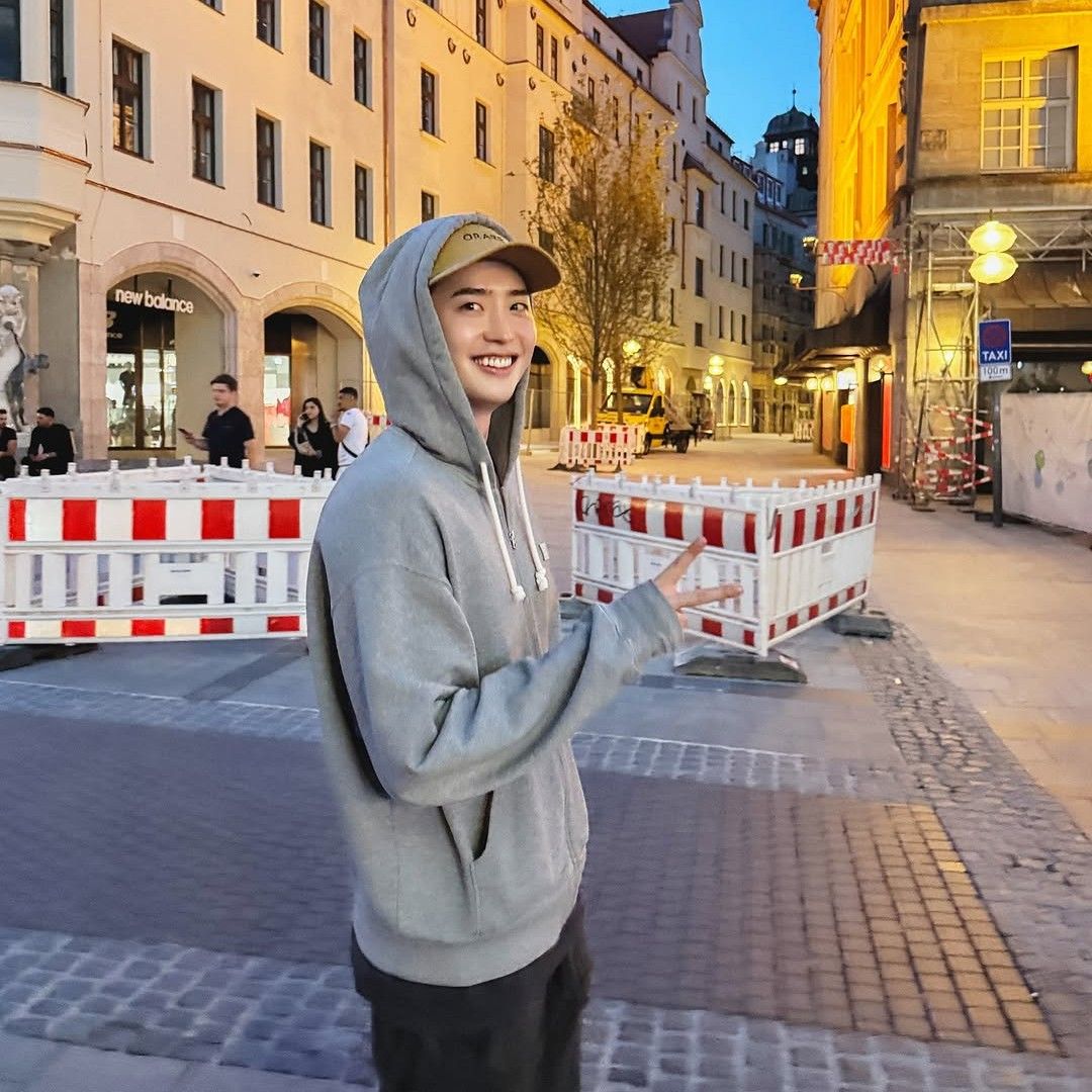 Latest photo of Lee Jongsuk