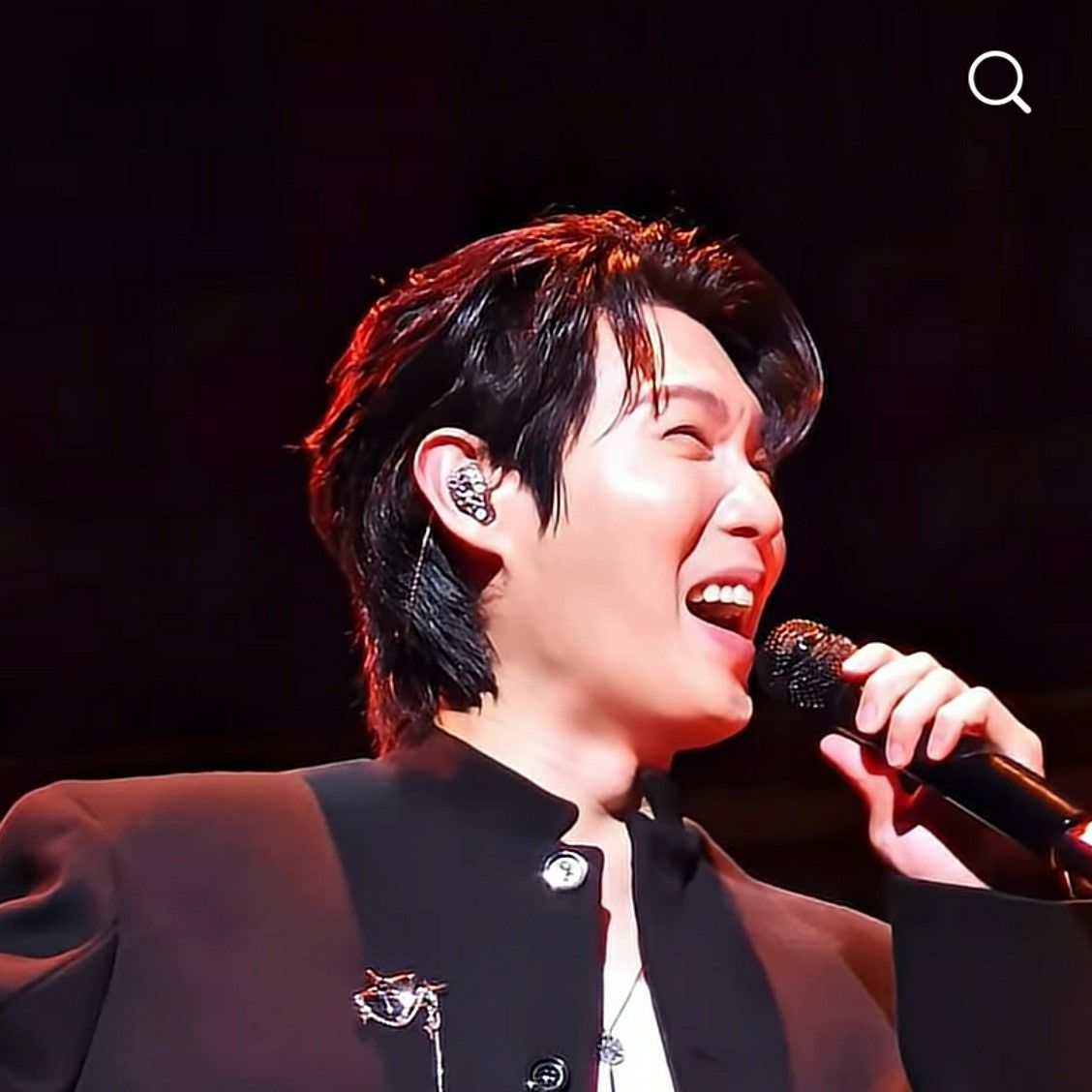 A moment captured by a fan of Son Taejin