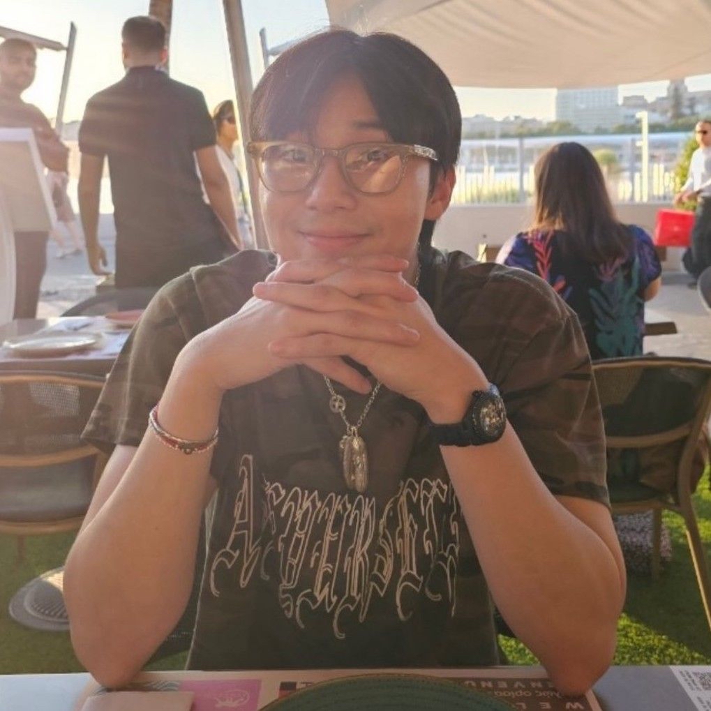 Recent activity shot of Park Seojoon