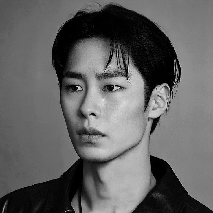 A moment captured by a fan of Lee Jaewook