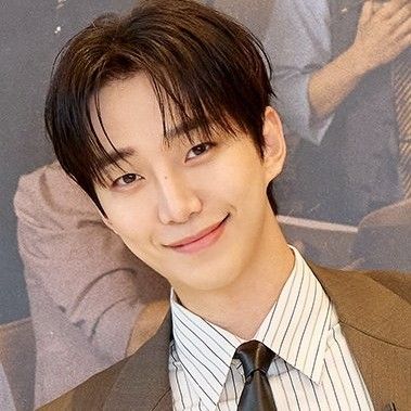 Foto kegiatan terbaru dari Lee Junho