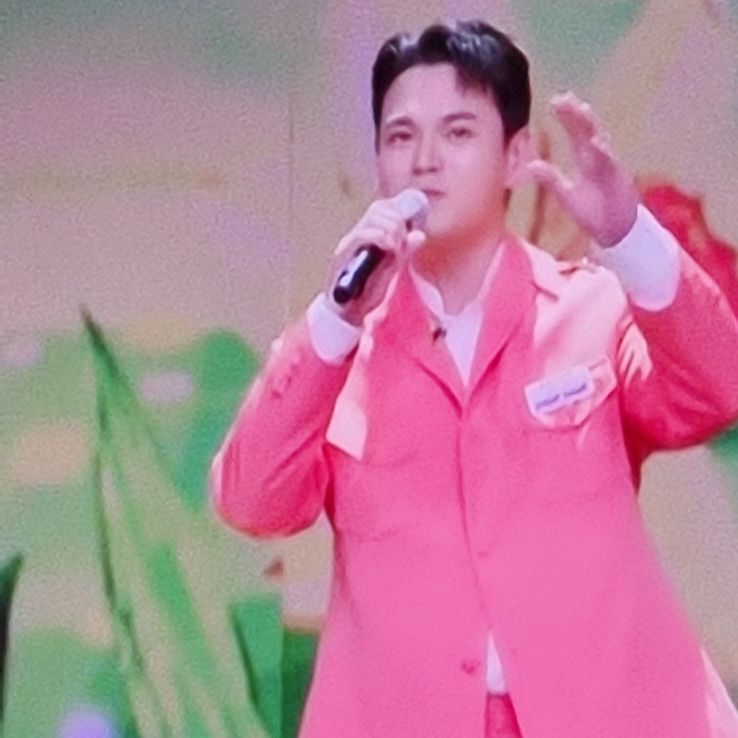 Behind-the-scenes cut of Lee Jung