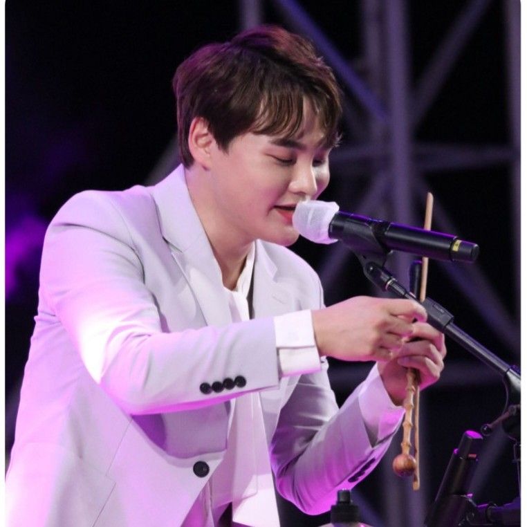 A moment captured by a fan of Park Seojin