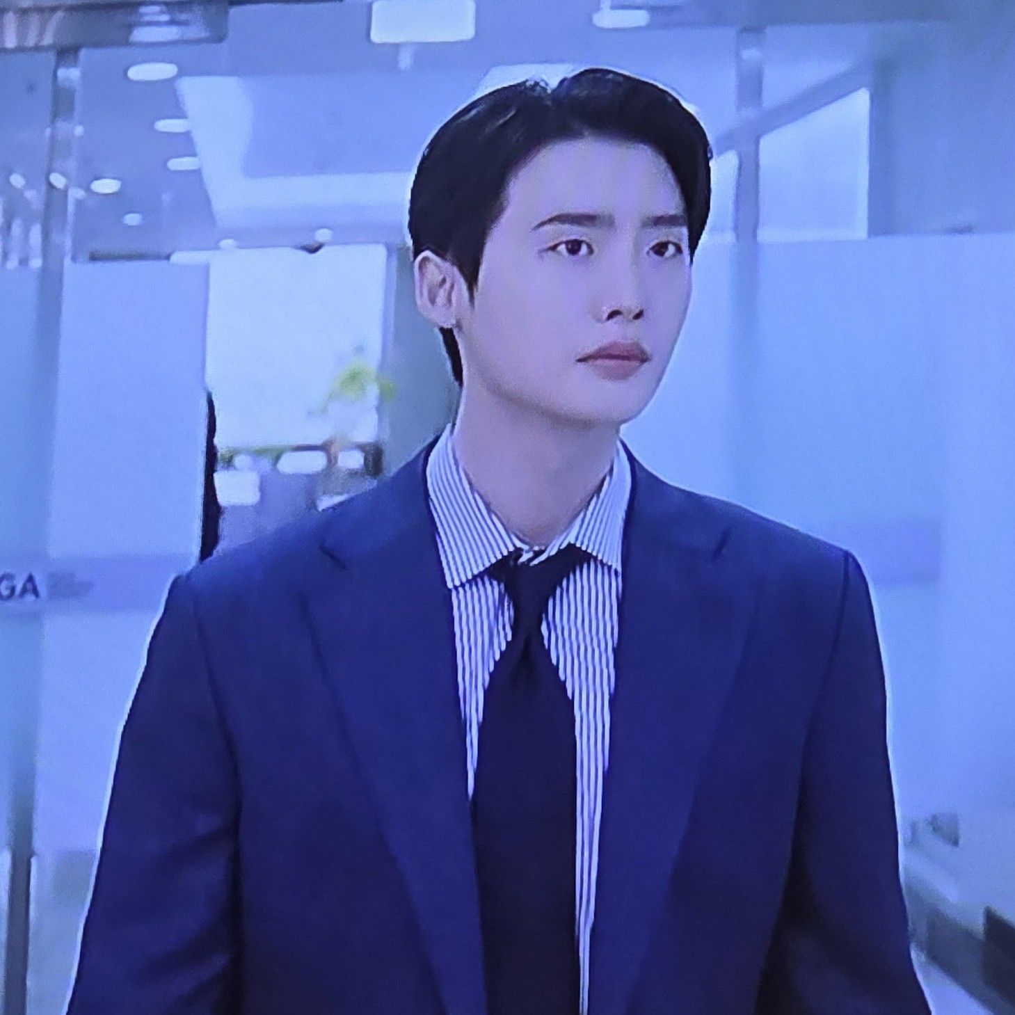 A moment captured by a fan of Lee Jongsuk