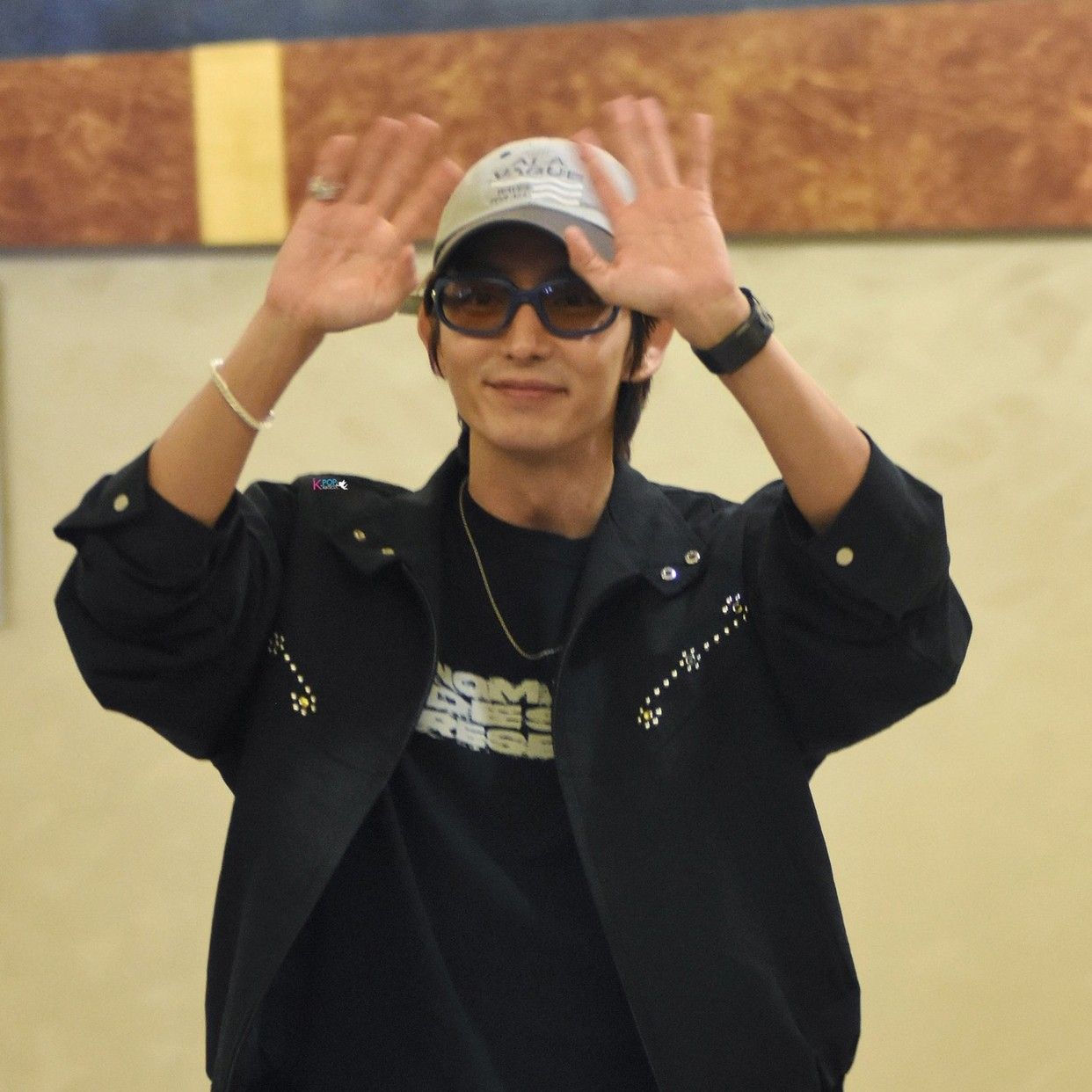 A moment captured by a fan of Lee Joongi