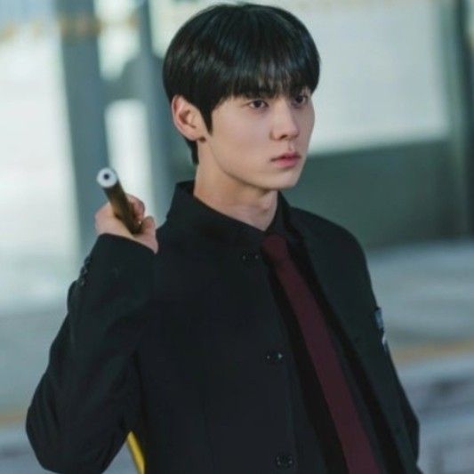 A moment captured by a fan of Hwang Minhyun
