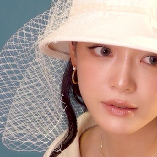 Behind-the-scenes cut of Kim Sejeong