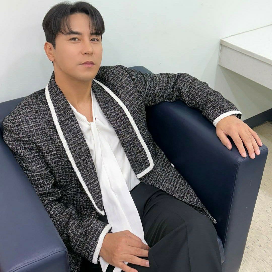 チャン・ミンホの最近の活動ショット