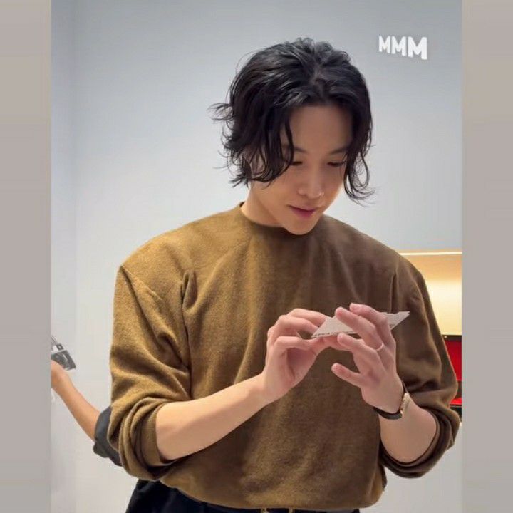 A moment captured by a fan of Lee Jongwon