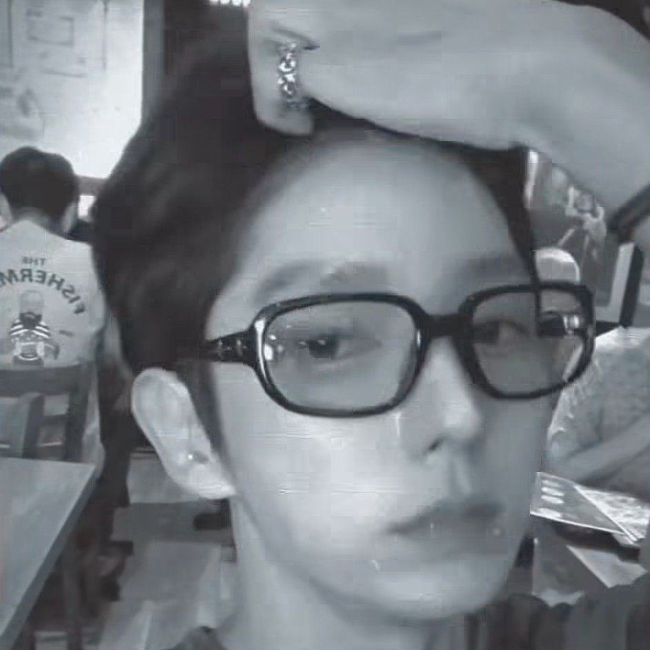 Behind-the-scenes cut of Lee Joongi