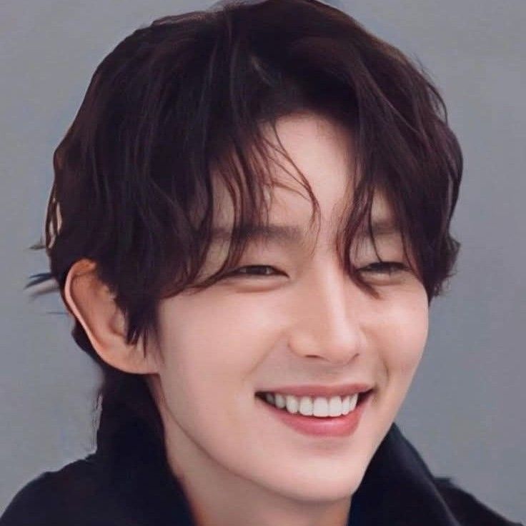 A moment captured by a fan of Lee Joongi