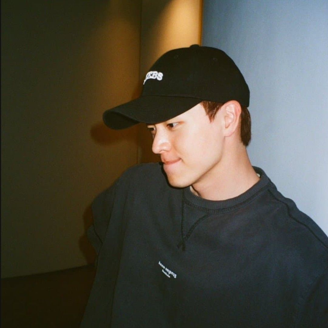 Behind-the-scenes cut of Yook Sungjae