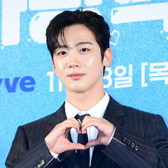 Recent activity shot of Kim Yohan