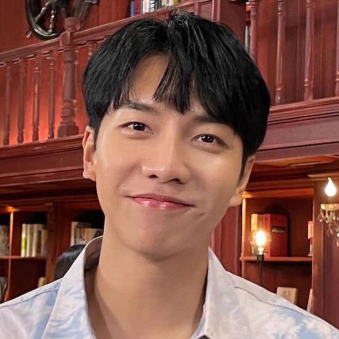 イ・スンギの最近の活動ショット