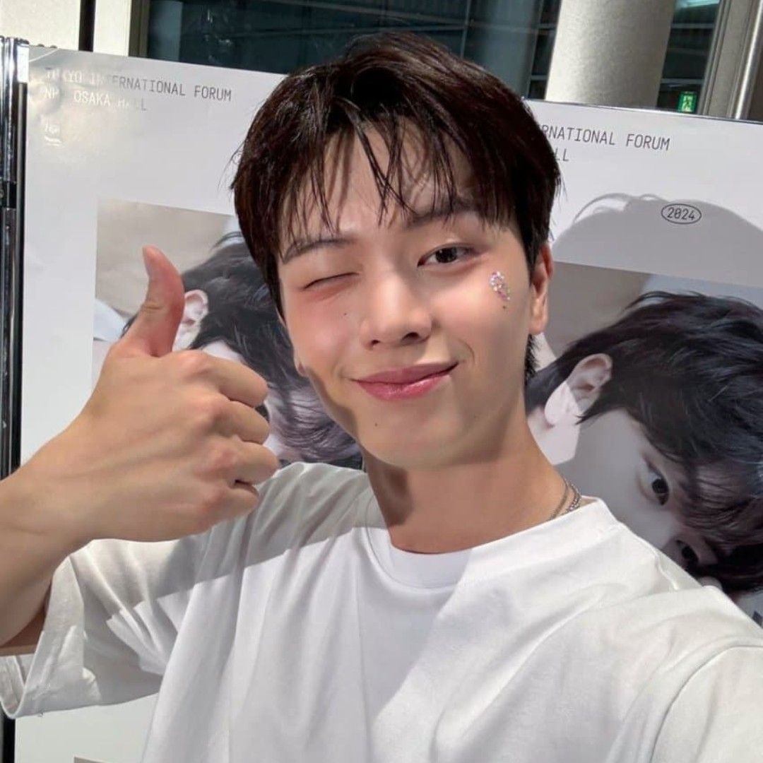 Behind-the-scenes cut of Yook Sungjae
