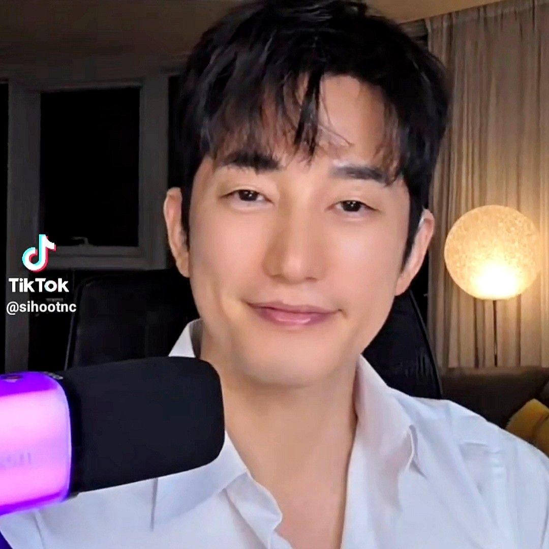 Behind-the-scenes cut of Park Sihoo