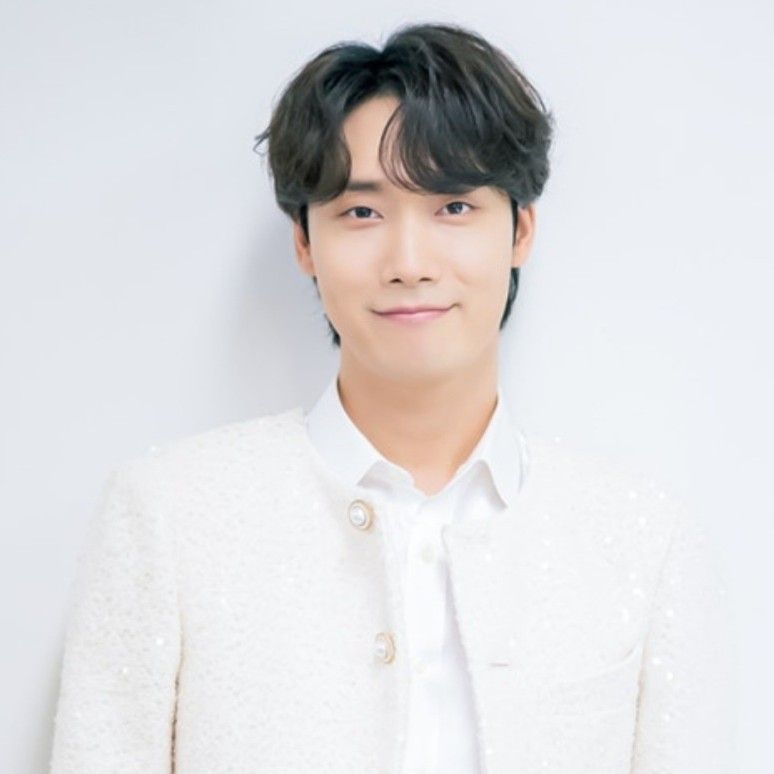 Recent activity shot of Choi Woojin