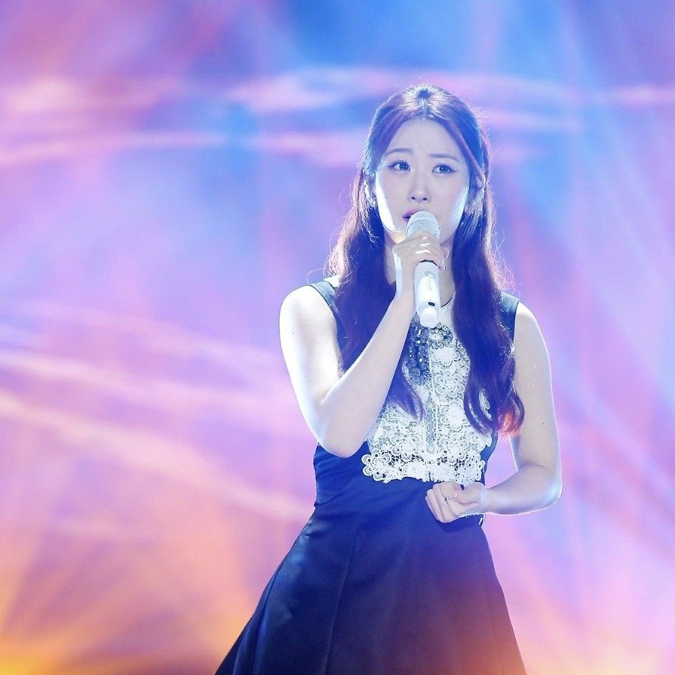 A moment captured by a fan of Oh Yujin