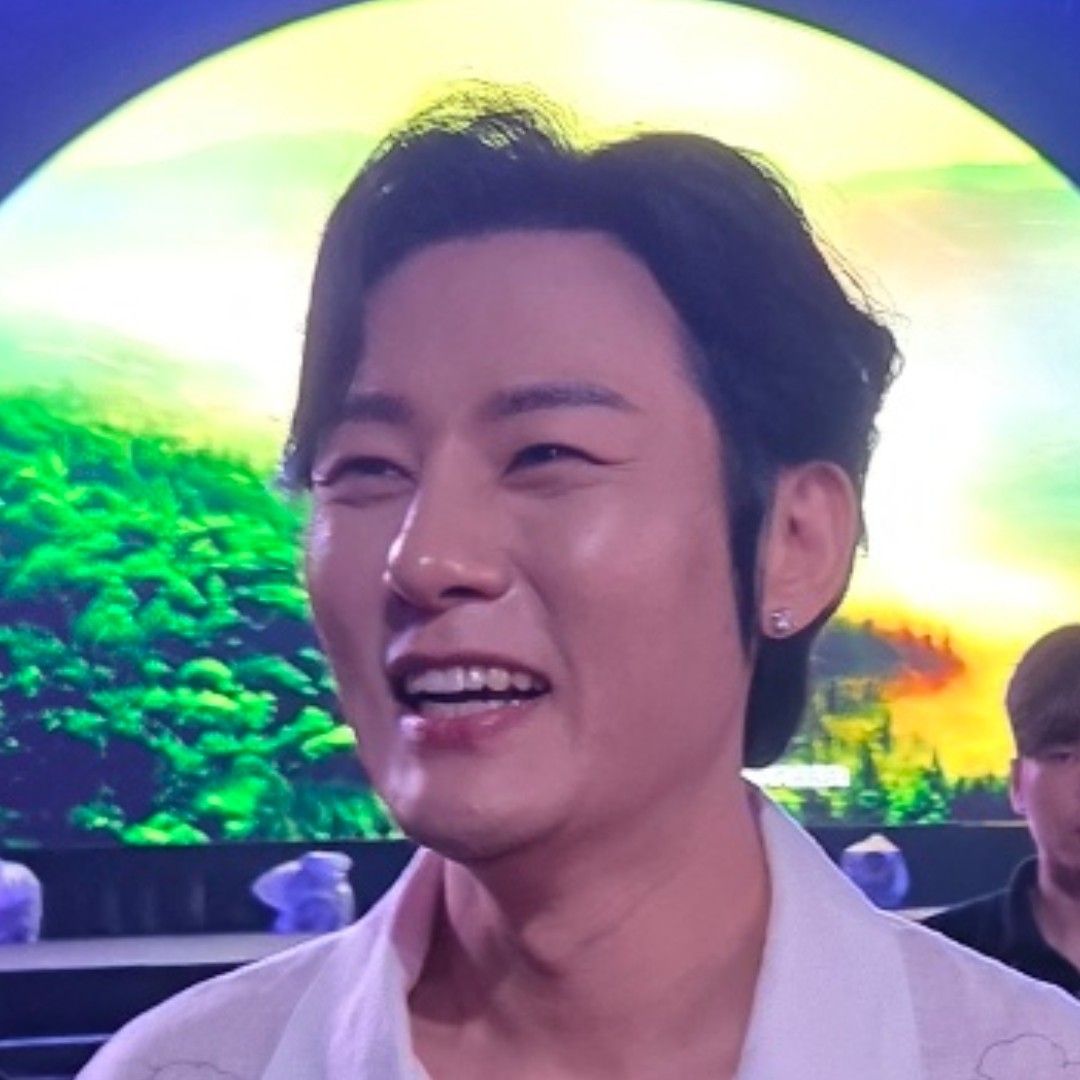 A moment captured by a fan of Kang Moonkyung
