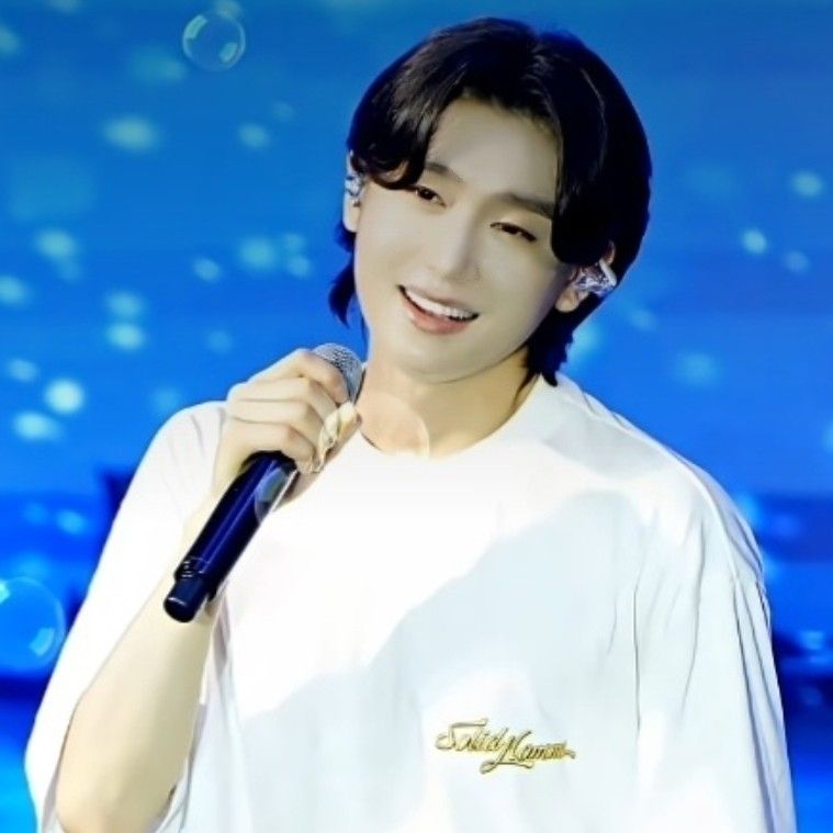 Latest photo of Kim Yongbin