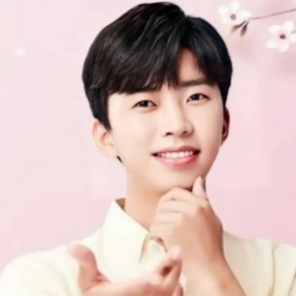Behind-the-scenes cut of Lim Youngwoong
