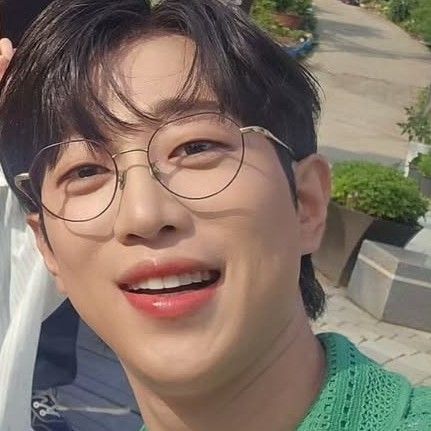 A moment captured by a fan of An Sunghoon