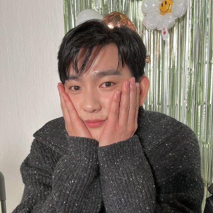 Recent activity shot of Park Jinyoung