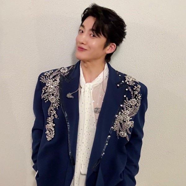 Today’s standout profile photo of Shin Seungtae on Choeaedol Celeb