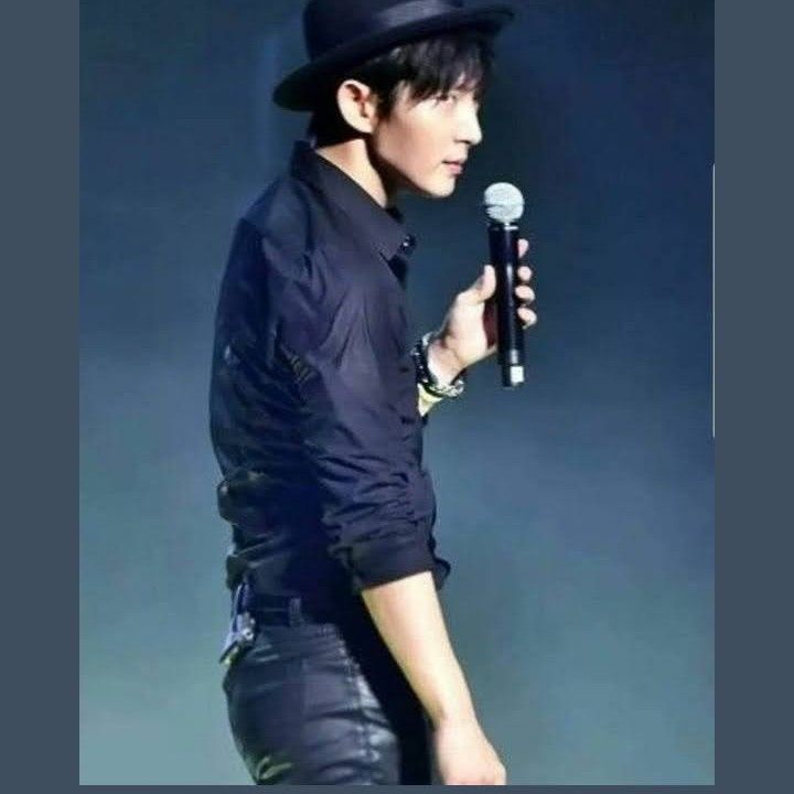 Behind-the-scenes cut of Lee Joongi