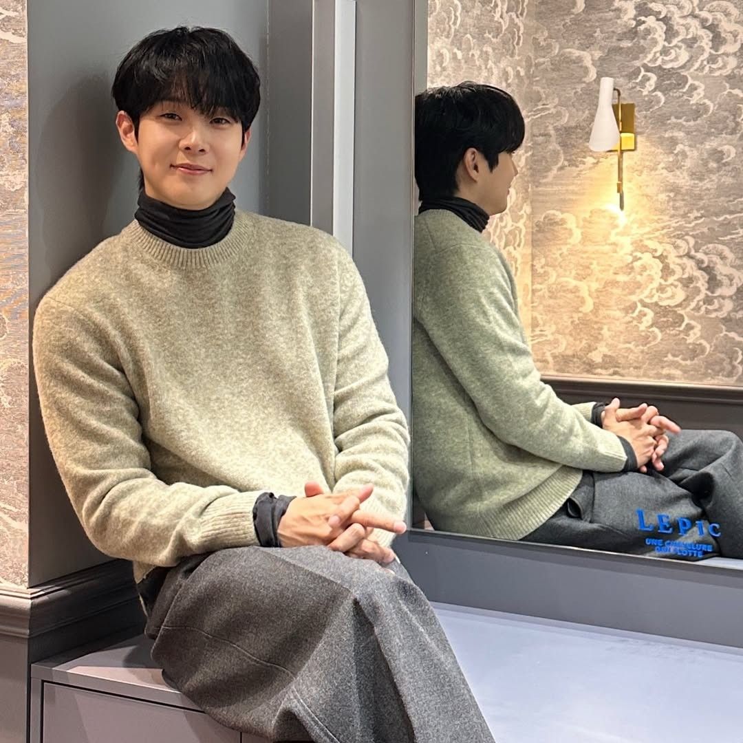 A moment captured by a fan of Choi Wooshik