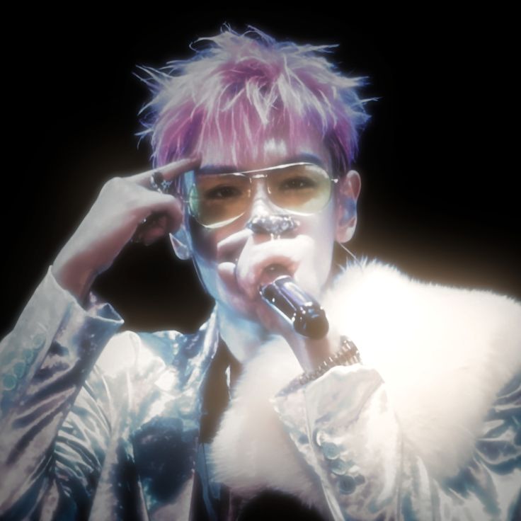 A moment captured by a fan of T.O.P