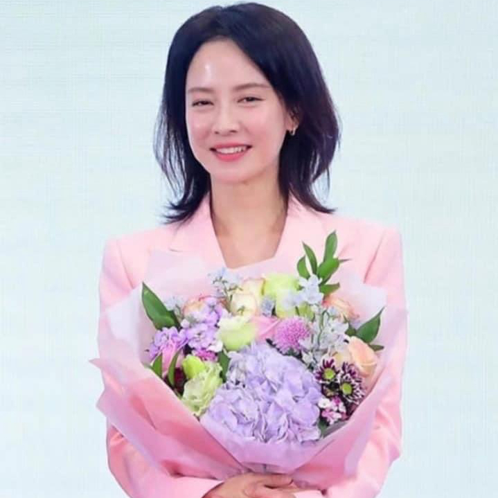 Recent activity shot of Song Jihyo