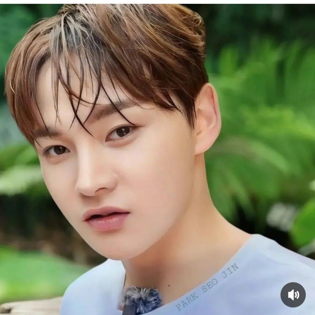A moment captured by a fan of Park Seojin