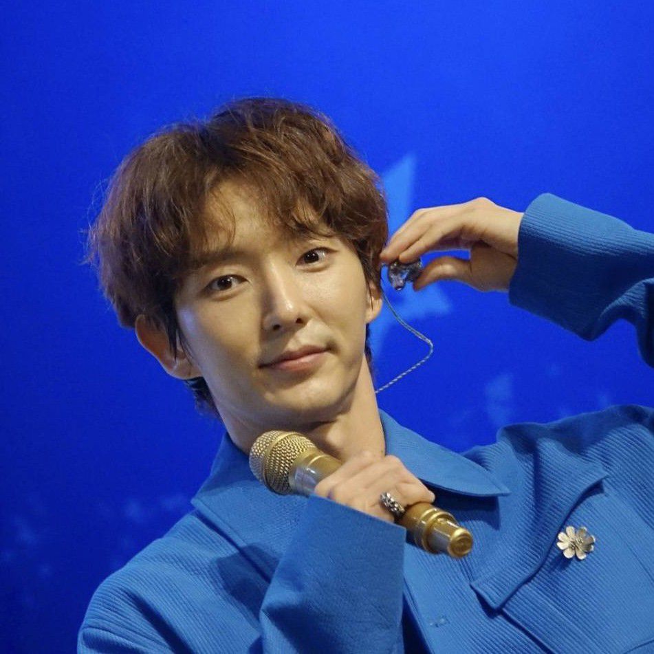 Behind-the-scenes cut of Lee Joongi