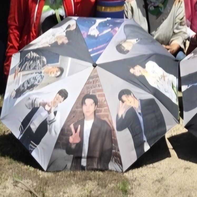 Behind-the-scenes cut of Jeong Dongwon