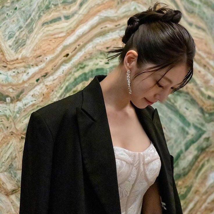 Behind-the-scenes cut of Gong Seungyeon