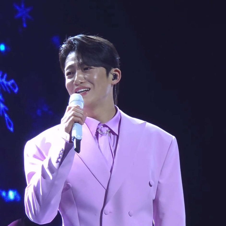 Recent activity shot of Shin Seungtae