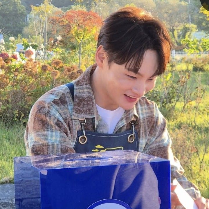 Behind-the-scenes cut of Park Seojin