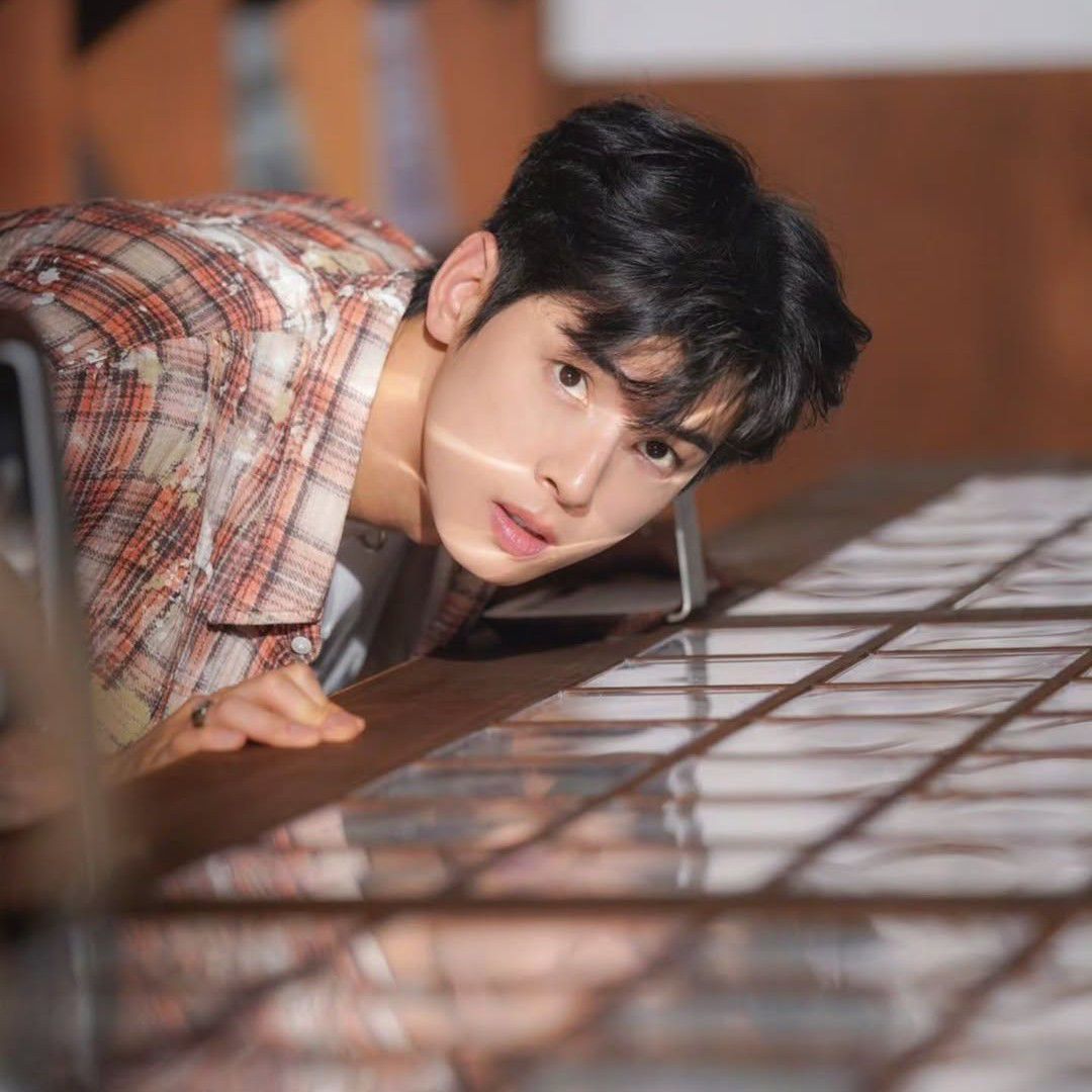 Recent activity shot of Cha Eunwoo