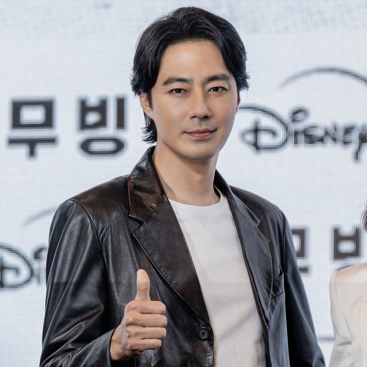 Behind-the-scenes cut of Jo Insung