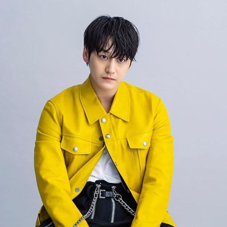 Behind-the-scenes cut of Kim Bum