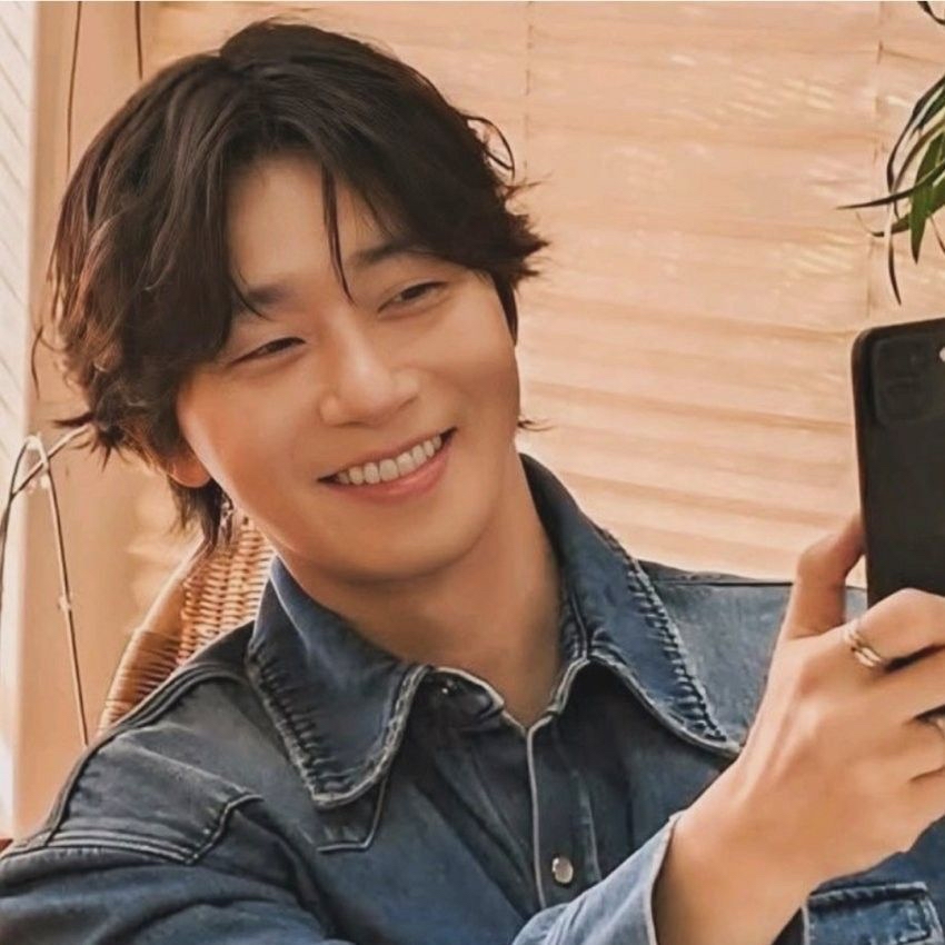 Recent activity shot of Park Seojoon