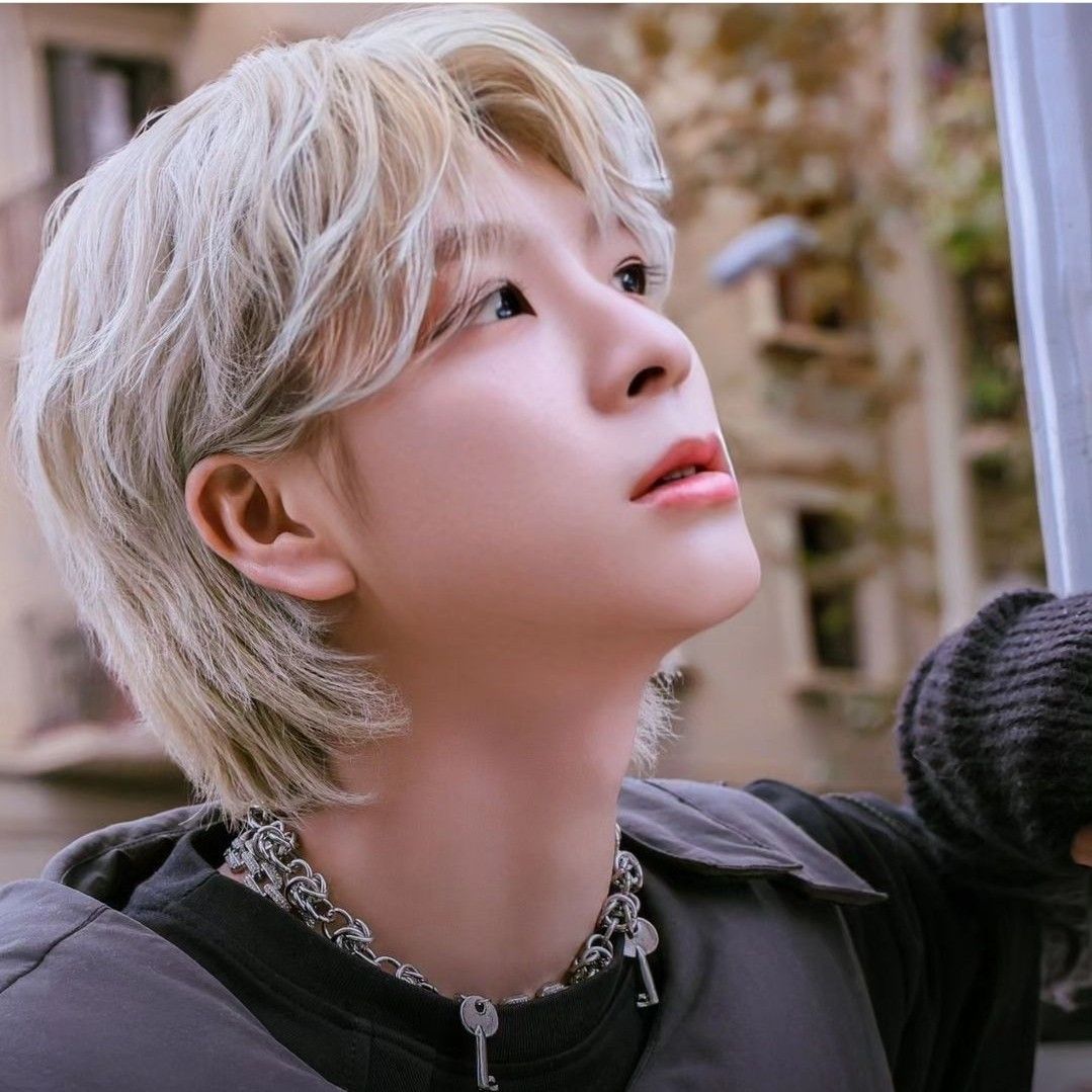 Cuplikan di balik layar dari Jeong Dongwon