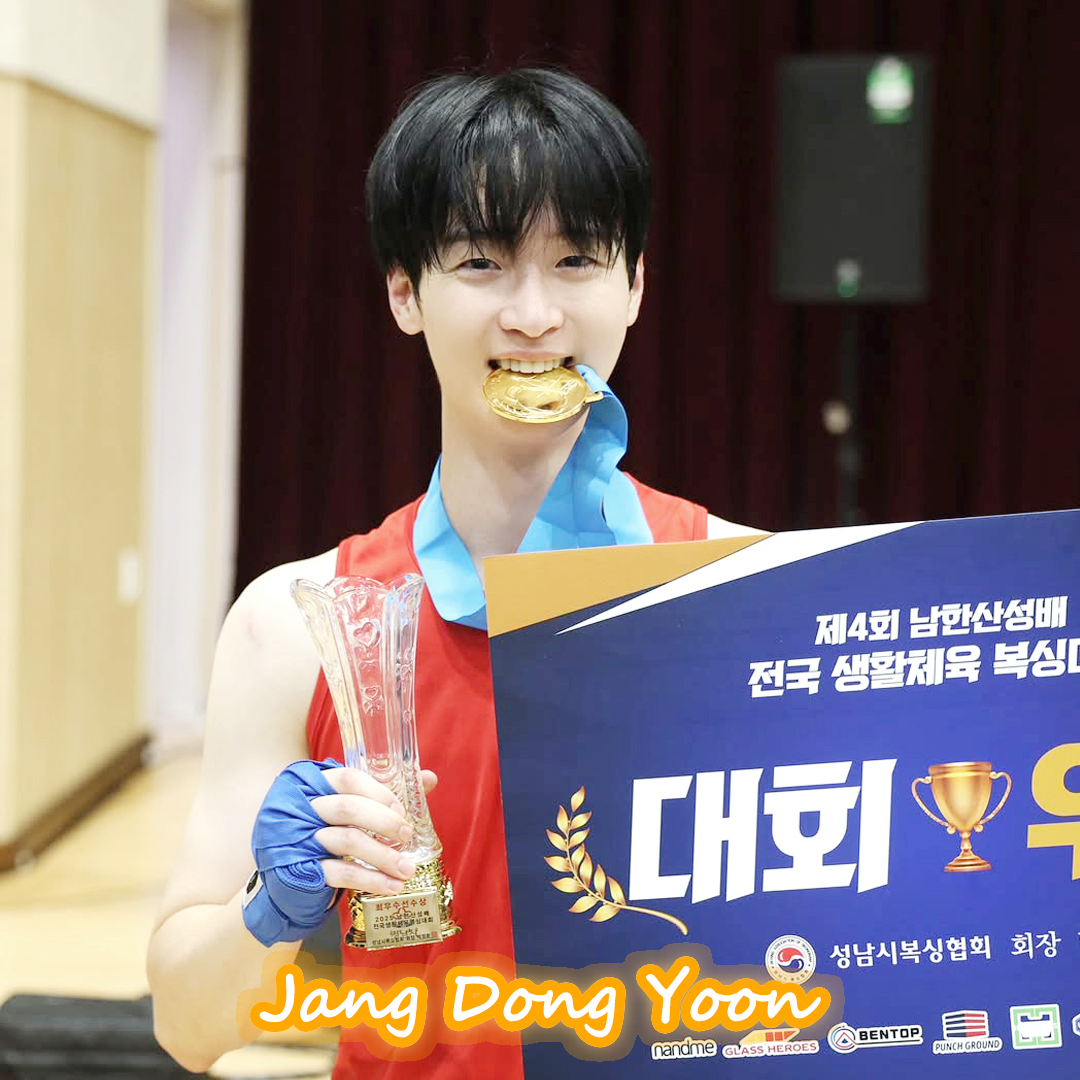 Behind-the-scenes cut of Jang Dongyoon