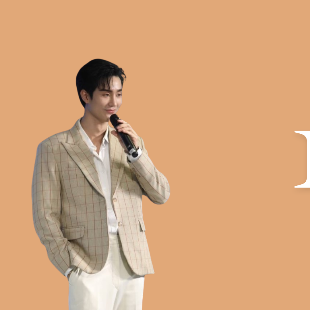 A moment captured by a fan of Force Jiratchapong Srisang